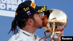 Lewis Hamilton après sa victoire au Grand Prix de Russie à Sotchi, en Russie le 29 septembre 2019.