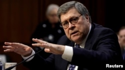 លោក William Barr មកធ្វើការបំភ្លឺគណកម្មការតុលាការសភា ក្នុងការតែងតាំងជារដ្ឋមន្រ្តីយុត្តិធម៌កាលពីថ្ងៃទី១៥ ខែមករា ឆ្នាំ២០១៩។