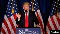 Le candidat républicain Donald Trump prononce un discours de politique étrangère à l'Hôtel Mayflower à Washington, aux États-Unis.