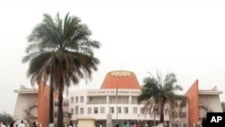 desactivado. Parlamento guineense