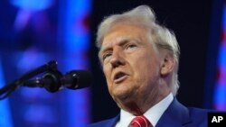 ARCHIVO - El presidente electo Donald Trump habla en el AmericaFest, el domingo 22 de diciembre de 2024, en Phoenix. (Foto AP/Rick Scuteri)
