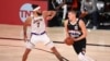 Un match entre les Lakers et les Nuggets.