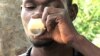 Inquiétudes au Kenya suite à la légalisation d'une boisson alcoolisée locale controversée