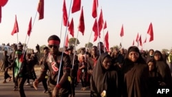 Une procession des musulmans chiites dans le village de Dakasoye, à Kano, le nord du Nigeria, 27 novembre, 2015