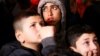 Los palestinos reaccionan poco antes del anuncio de un acuerdo de alto el fuego con Israel, en Khan Younis, en el sur de la Franja de Gaza.