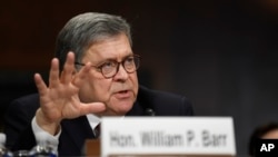 មេធាវី​ William Barr ចូល​សវនាការ​នៅមុខ​នឹង​គណកម្មការ​ចៅក្រម​ក្នុង​រដ្ឋធានី​វ៉ាស៊ីនតោន​កាលពី​ថ្ងៃទី​០១ ខែ ឧសភា ឆ្នាំ២០១៩។