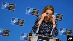 Посолка Сполучених Штатів при НАТО Джуліанна Сміт. AP Photo/Virginia Mayo 
