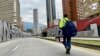 Orlando Beltrán es un colombiano de 40 años, que dirige la Fundación El Banquete del Bronx, creada para ayudar a los habitantes de calle en las principales ciudades de Colombia.