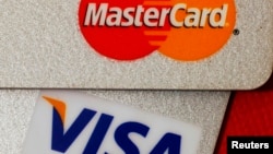 美國信用卡Mastercard(萬事達)和Visa(維薩)。 
