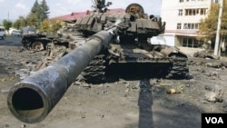 В результаті російсько-грузинського збройного конфлікту 2008 року сотні людей загинули, а сотні тисяч вимушено покинули свої домівки