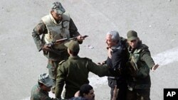 Egypte: l’armée s’est interposée entre les manifestants pro et anti-Moubarak