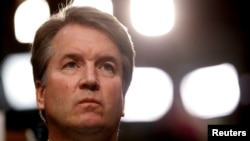 លោក Brett Kavanaugh ផ្តល់​សក្ខីកម្ម​នៅ​ក្នុង​សវនាការ​មួយ​របស់​គណៈកម្មាធិការ​យុត្តិធម៌​របស់​ព្រឹទ្ធសភា​នៅ​វិមាន​សភា Capitol Hill ក្នុង​រដ្ឋធានី​វ៉ាស៊ីនតោន កាលពី​ថ្ងៃទី៤ ខែកញ្ញា ឆ្នាំ២០១៨។