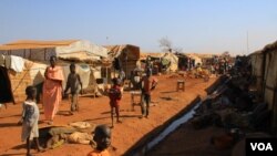 La protection civile à Wau, au Soudan du sud, le 8 décembre 2016. (J. Craig/VOA)