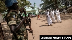 Soldat de la Minusca dans le quartier du PK5 à Bangui, Centrafrique le 27 novembre 2015.