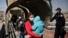 Inmigrantes continúan cruzando hacia Estados Unidos. Muchos de ellos lo hacen a través del río Bravo, donde suelen entregarse a los agentes de la Patrulla Fronteriza para solicitar asilo. [Fotografías de Reuters, entre 19 y 21 de marzo de 2021]