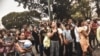 En "Venezuela resiste, imágenes de la debacle" los fotógrafos participantes captan el deterioro social del país petrolero venido a menos con un conflicto social y político que ha desatado crisis humanitarias. Imagen del fotógrafo Vasco Szineta de la serie "Los penitentes".