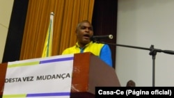 Abel Chivukuvuku