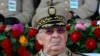 Le patron de l'armée rejette encore la transition réclamée par la contestation