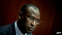 Le ministre malien des Affaires étrangères Abdoulaye Diop attend de prendre la parole lors d'un événement au Centre d'études stratégiques et internationales le 1er novembre 2017, à Washington.