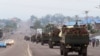 Des camions militaires congolais transportant des troupes congolaises circulent à Kinshasa, en République démocratique du Congo, 20 septembre 2016.
