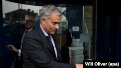 Le manager de Manchester United, José Mourinho, au sud de Londres, en Grande-Bretagne, le 07 juin 2016. EPA/WILL OLIVER