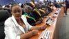 La sénatrice Marie Thérèse Bouvet, à la session inaugurale du Sénat congolais, le 12 septembre 2017. (VOA/Ngouela Ngoussou)