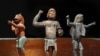 Statuettes mi homme mi oiseau du roi Guézo, Bénin, le 29 octobre 2021. 