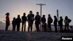 La llegada masiva de migrantes centroamericanos a la frontera sur de Estados Unidos, y que solicitan asilo ha provocado un cambio en el plan inicial de la administración de Joe Biden en aumentar el numero de asilos. Foto archivo