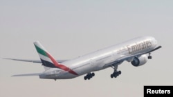 Un avion de Emirates Airlines Boeing 777-300, le 14 novembre 2011.
