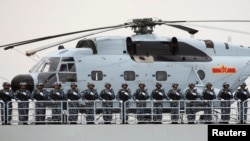 中國海軍2009年4月23日在山東青島舉行國際閱艦式慶祝中國海軍建軍60週年。（資料照片）