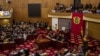 La Cour suprême du Ghana ordonne au président du Parlement de revenir sur sa décision rendant vacants quatre sièges