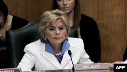 Senator Barbara Bokserin ofisi nominasiyaya saxlama tətbiq etməsi haqda xəbərləri nə təsdiq nə də təkzib edir.